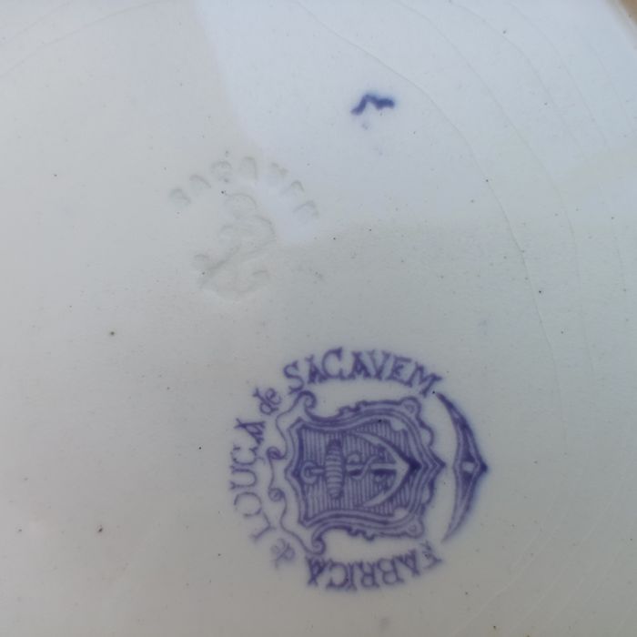 Bacia lavanda Fábrica de Louça Sacavém Vaquinhas 1862/85 cor Lilas