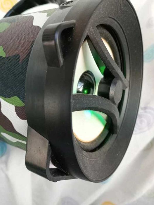 Coluna defeituosa de som portátil