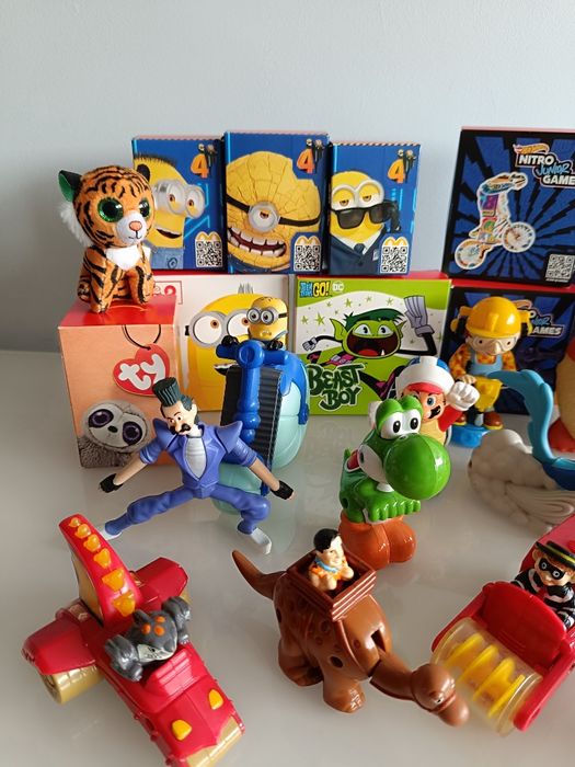 Vários bonecos figuras pvc Disney, bebés, mcdonalds, Minions, beanie