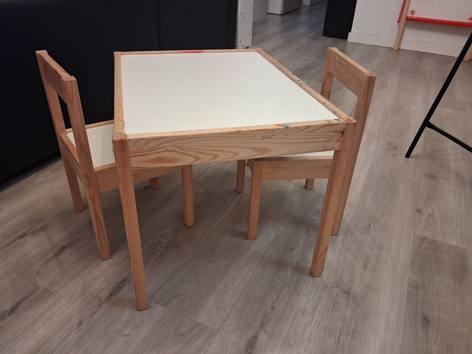 Mesa de criança ika em bom estado
