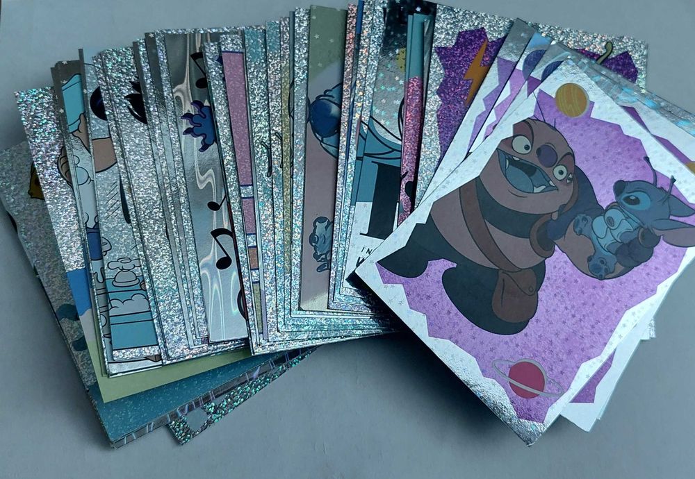 Vendo/troco cromos/cartas da Caderneta Panini - Stitch Disney