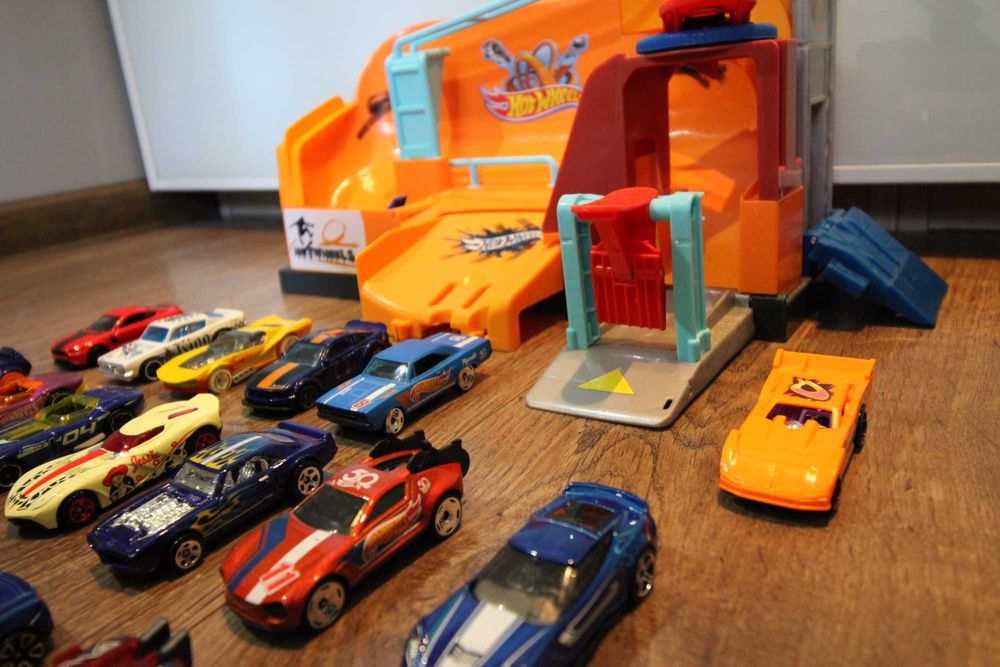 Hot Wheels City Zestaw SKATE PARK