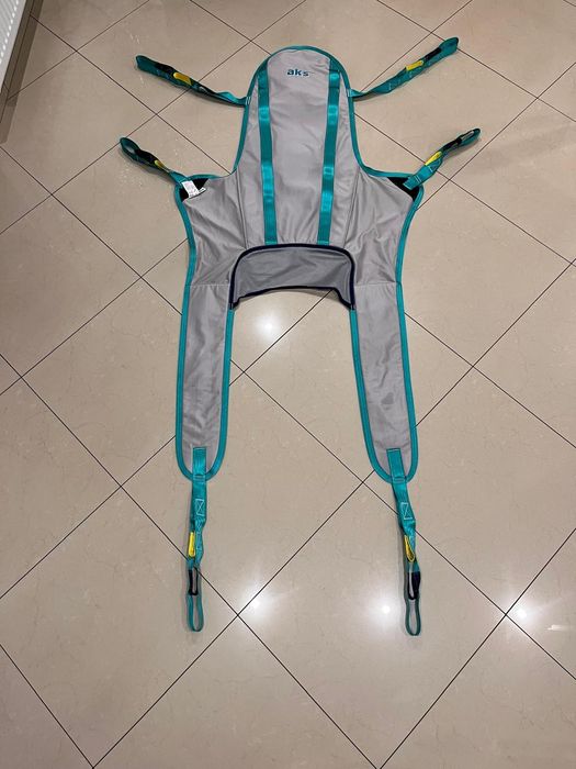 Podwieszka z zagłówkiem firmy AKS