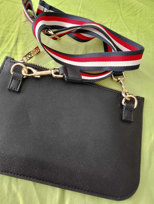 TOMMY HILFIGER. Mała torebka damska