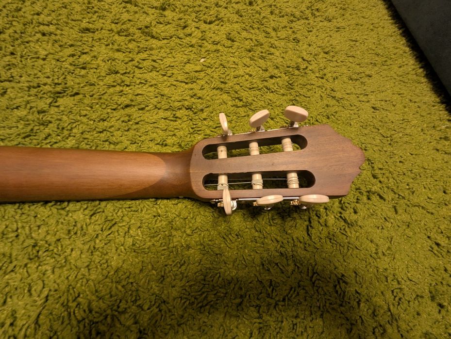 Акустична гітара йамаха ц40