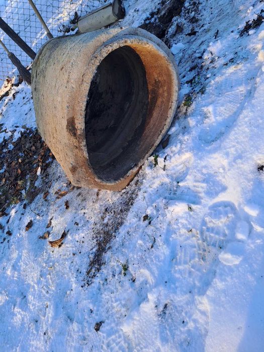 Труба бетонна  давня