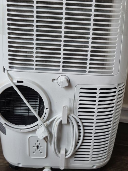 Klimatyzatory przenośne 2 sztuki