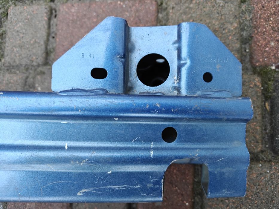 В наявності задній підсилювач Volvo C40 XC40 RECHARGE EX40 EC40