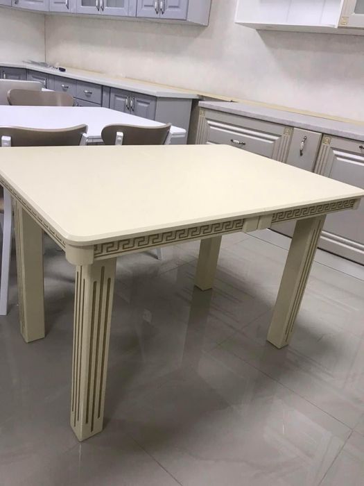 Кухонні набори, Столи та стільці.