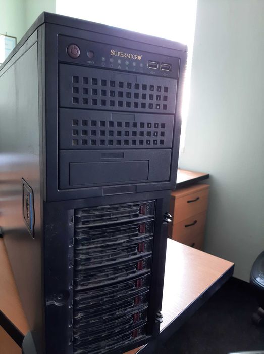 Сервер на базе Intel Xeon