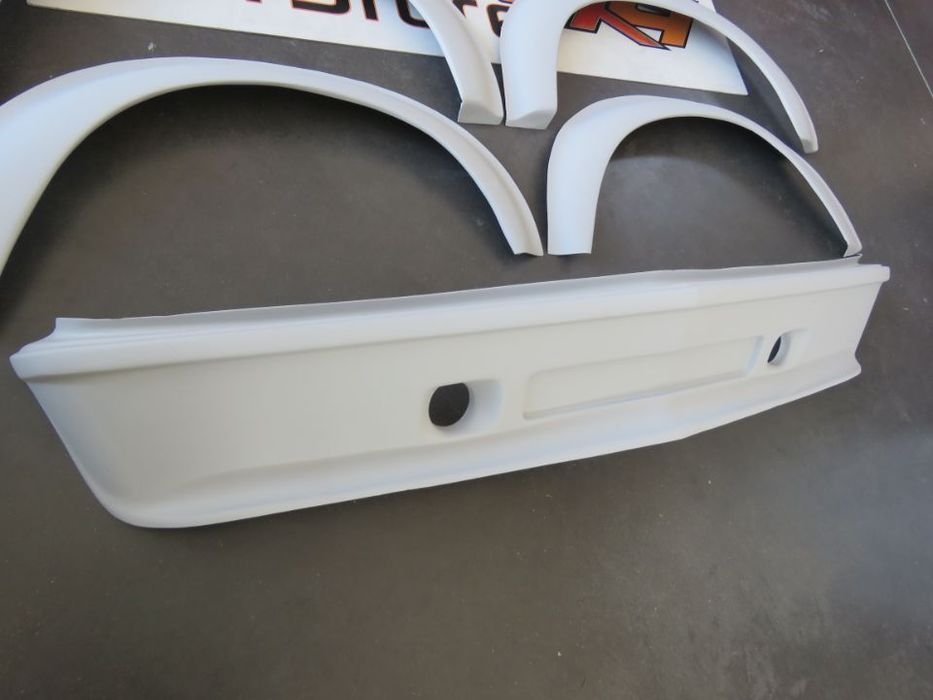 Kit Bmw 1602 + 1802 + Abas guardalama e spoiler frontal