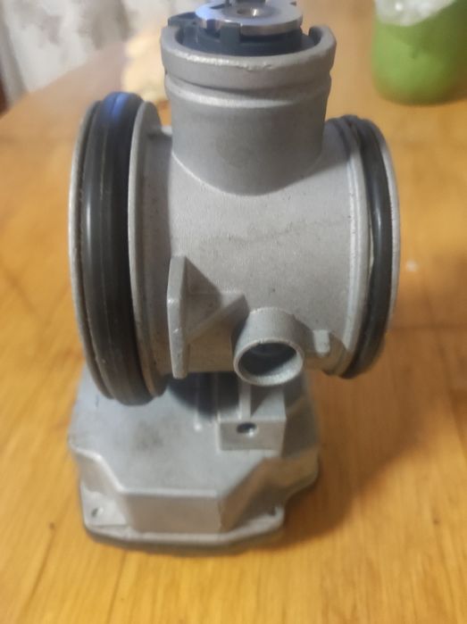 Дросельна заслонка Рено Меган 1.4 бензин