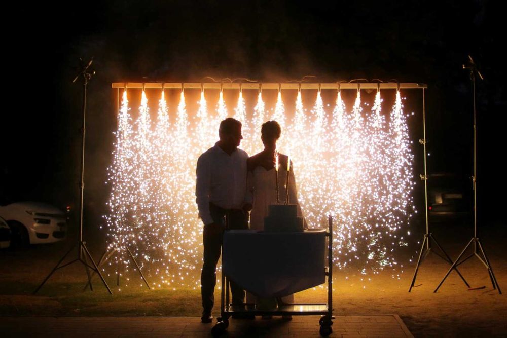 Wiatraki iskier , wodospad iskier, ciężki dym, dekoracje balonowe