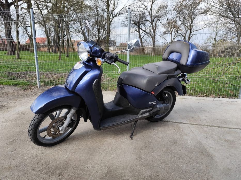 Skuter maxi Aprilia Scarabeo granatowy niebieski 2 osoby 125 4T