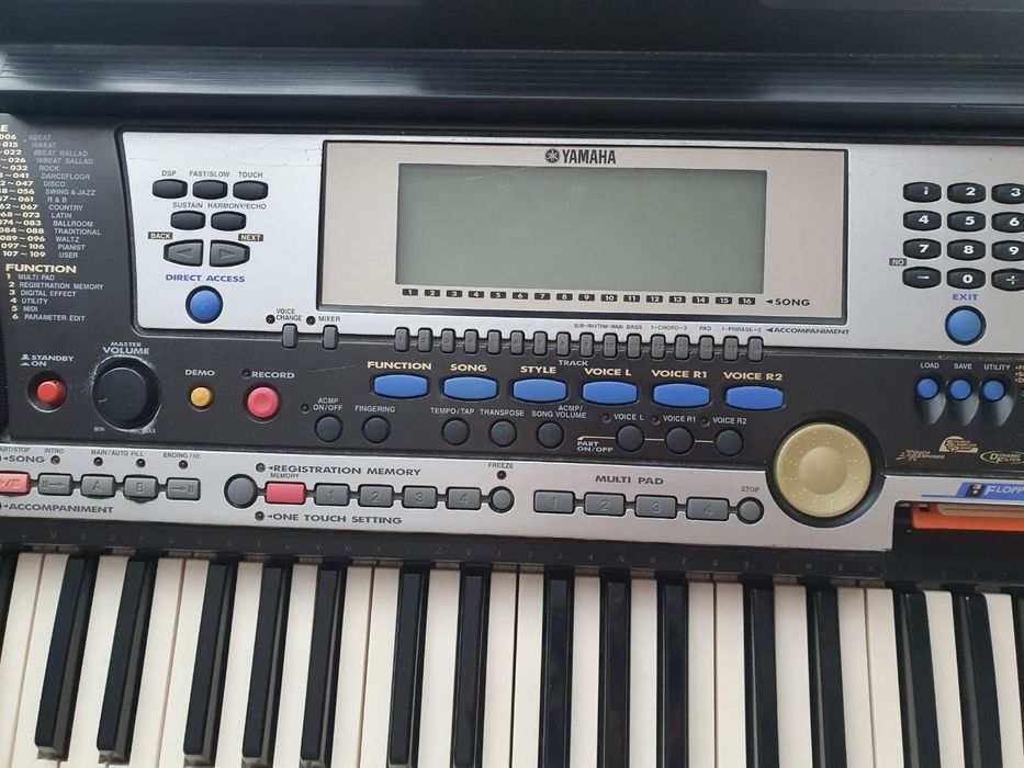 Синтезатор Yamaha PSR-540 + підставка