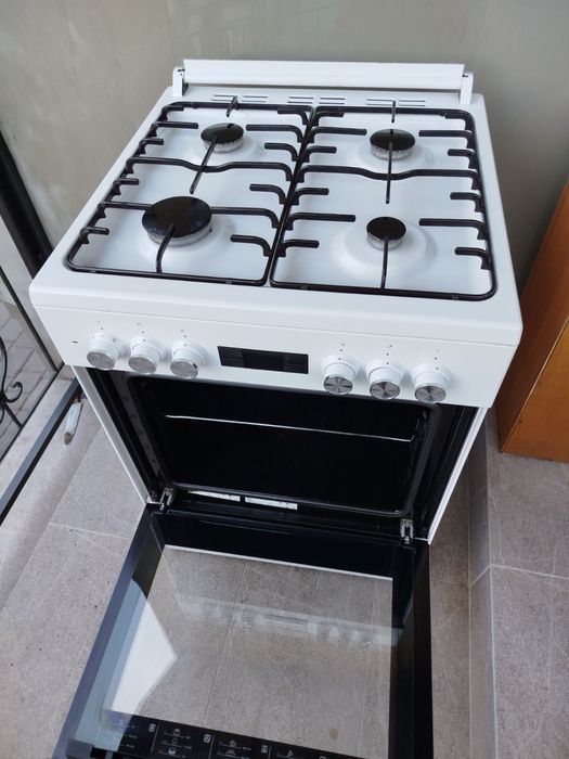 Комбінована плита Beko FSM 62320 GW (газ + електродуховка з конвекцією)