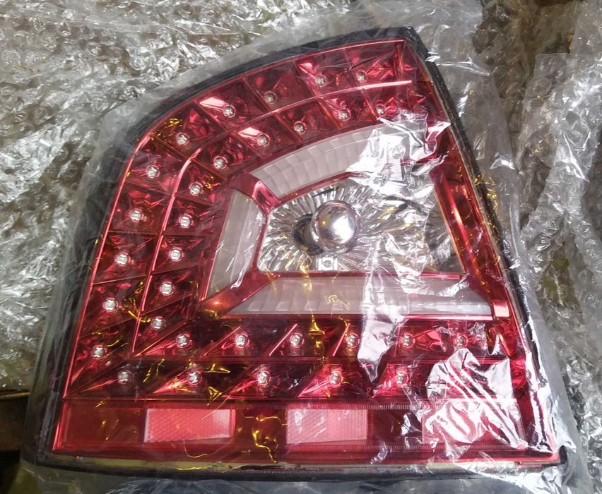 Продам задние фонари LED красные для Skoda Octavia A5 седан