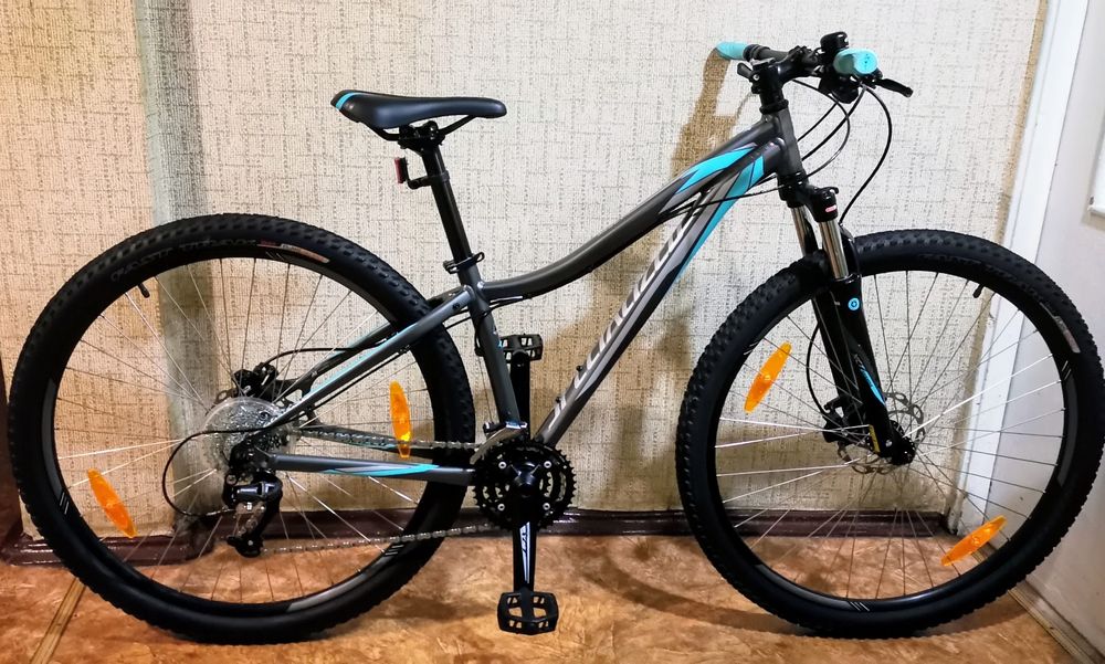 Велосипед Specialized Myka Sport Disc на 29 колесах у відмінному стані з тестовим пробігом 100 км. Київ. Проспект Науки. Самовивіз!