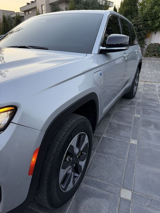 Автомобіль Grand Cherokee limited