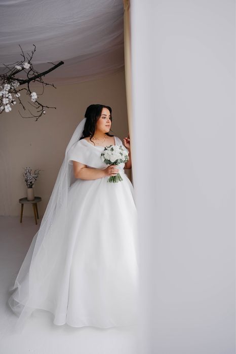 Весільна сукня..