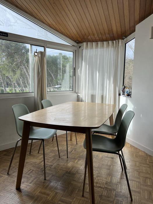 Mesa e cadeiras de jantar IKEA