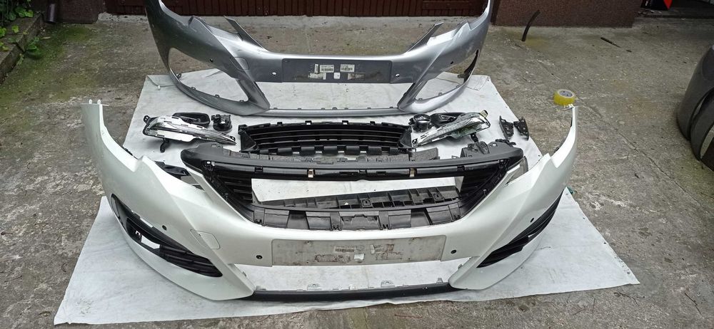 Бампер передній Peugeot 308 II T9 III шрот Пежо запчастини розбірка