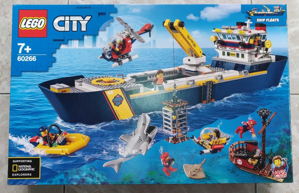 LEGO 60266 Ocean exploration ship