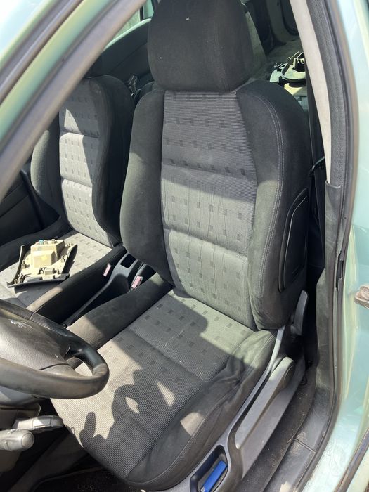 Сидіння передні пежо 307