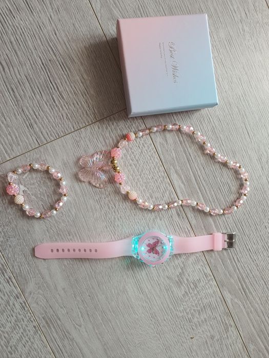 Zestaw zegarek naszyjnik bransoletka w pudełku