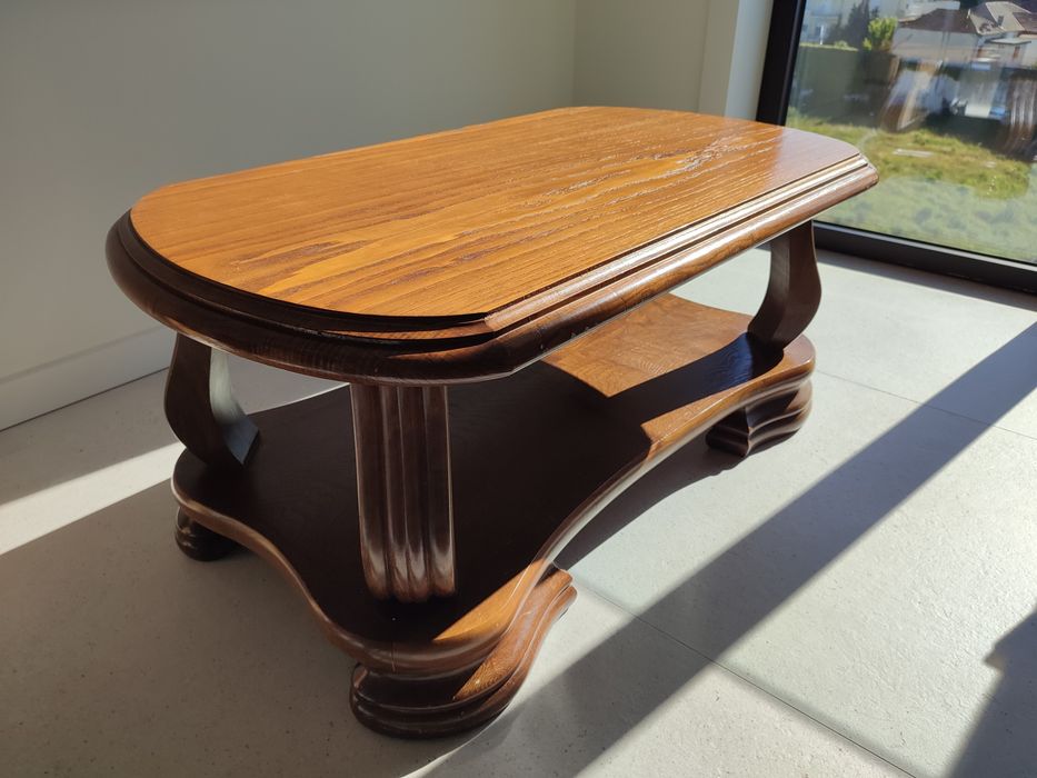 Mesa de centro em madeira maciça