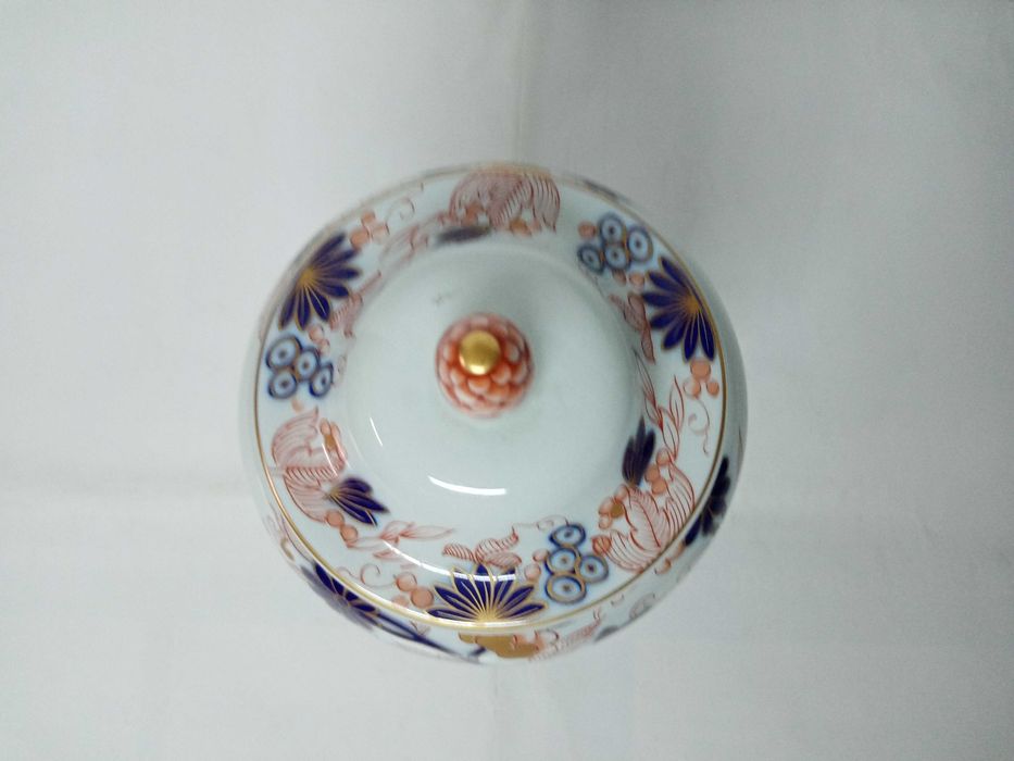 Vista Alegre - Pote com tampa em porcelana