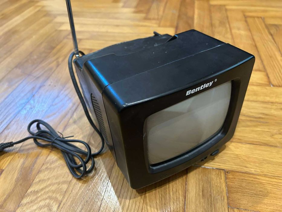Telewizorek turystyczny 5,5" Bentley z PRL