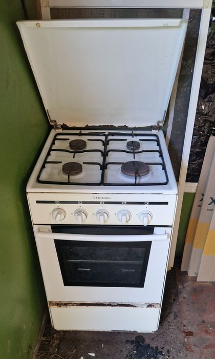 Газова плита Electrolux
