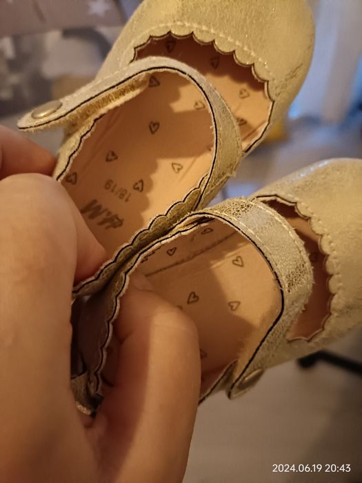 Buciki 18-19, hm, buciki świąteczne, niechodki