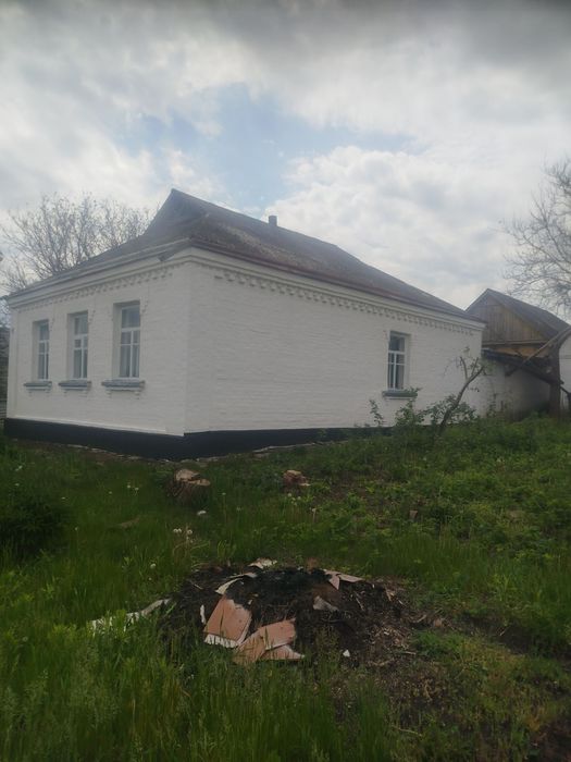 Продаж житлового будинку