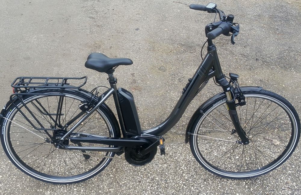 Rower elektryczny TRIUMPH  STAN JAK NOWY przebieg  33 km