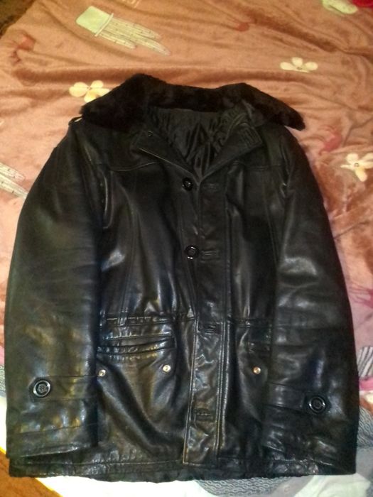 Куртки кожані...