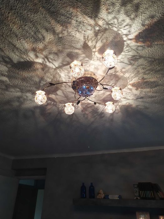 Candeeiro com comando com 3 modos