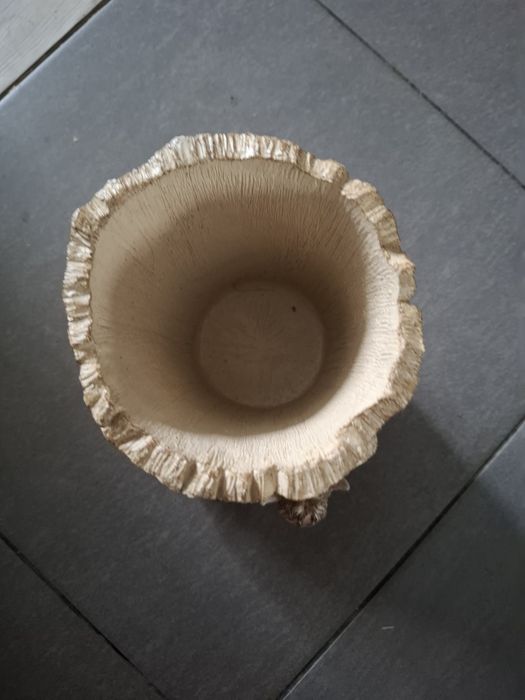 Pojemnik na utensylia