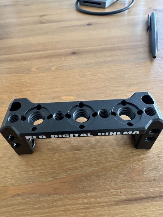 RED KOMODO wing grip