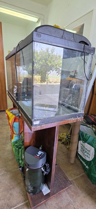 Aquario 180 litros com base e equipamentos