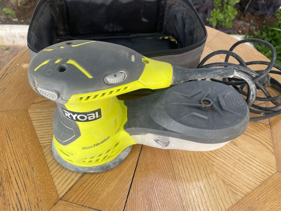 Lixadeira excêntrica Ryobi ROS300