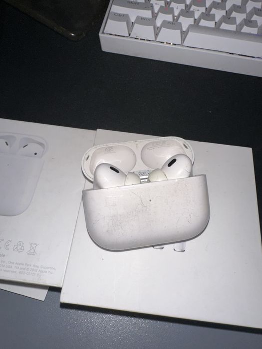 Uszkodzone airpods 2 pro