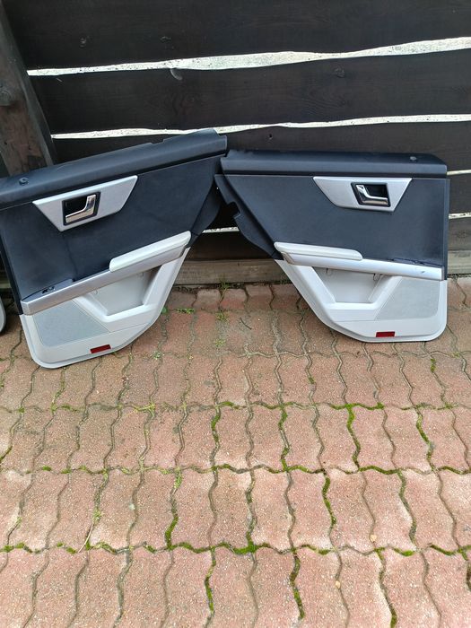 Mercedes glk tapicerka drzwi boczki kpl