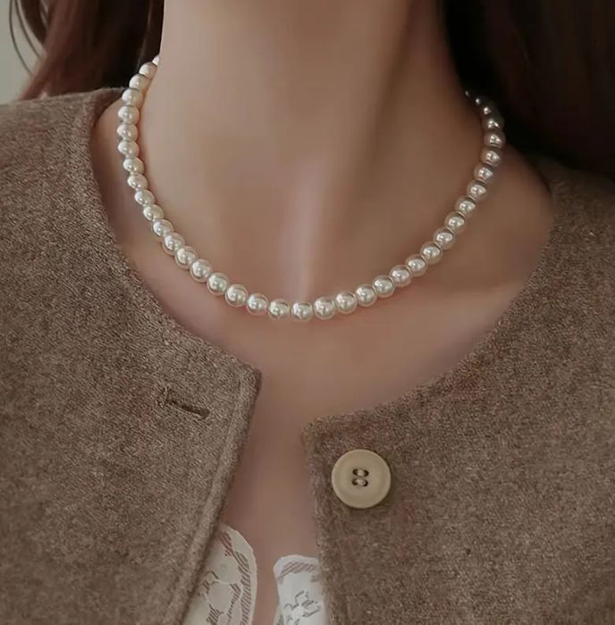 Буси жіночі білі