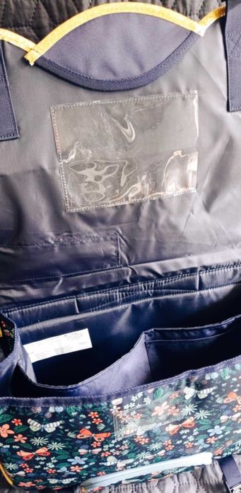 Dziewczęcy tornister kwiaty motylki