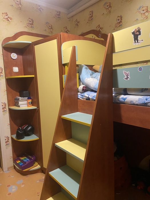 Ліжко в дитячу кімнату