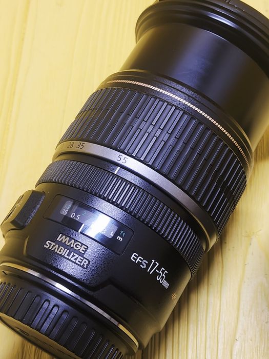 Объектив Canon EF-S 17-55mm f/2.8 IS USM