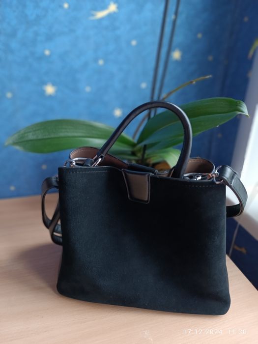 Класична чорна ,замшева сумка