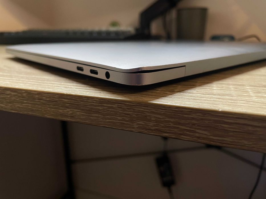 MacBook Pro 15” (2017) i7 / 16GB RAM / 512GB SSD - do naprawy